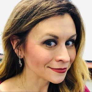 Meet your Posher, Adriann